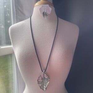 Silver Leaf Pendant Necklace and Earring Set